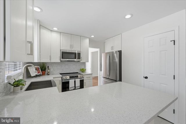 9500 WINDBEAT WAY, Columbia, MD 21046