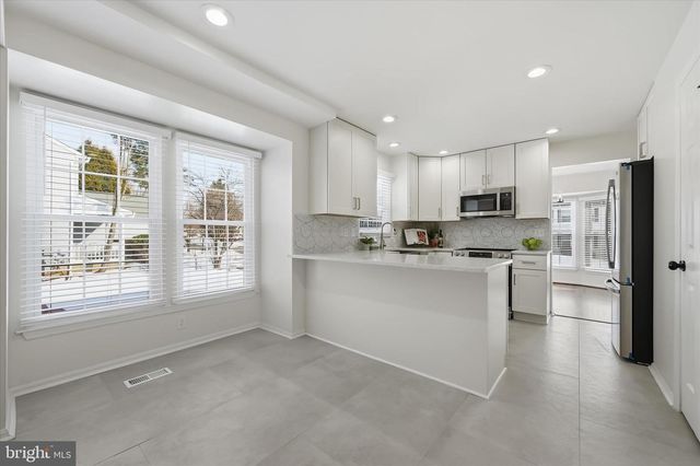 9500 WINDBEAT WAY, Columbia, MD 21046