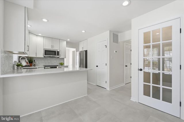 9500 WINDBEAT WAY, Columbia, MD 21046