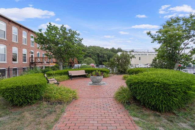 125 Main St Apt 60, Newmarket, NH 03857