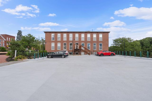 125 Main St Apt 60, Newmarket, NH 03857