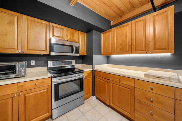 125 Main St Apt 60, Newmarket, NH 03857