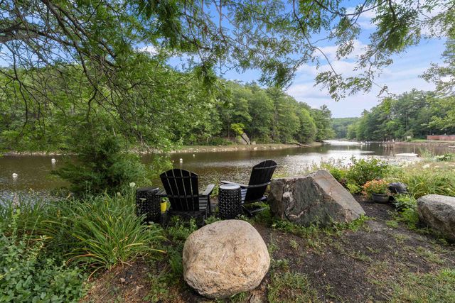 125 Main St Apt 60, Newmarket, NH 03857