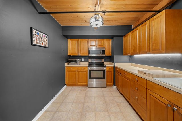 125 Main St Apt 60, Newmarket, NH 03857