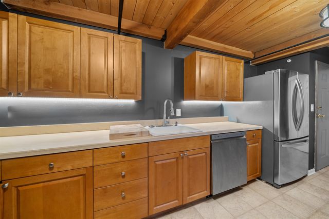 125 Main St Apt 60, Newmarket, NH 03857