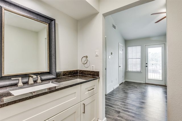 3635 Garden Brook Drive 17100, Farmers Branch, TX 75234