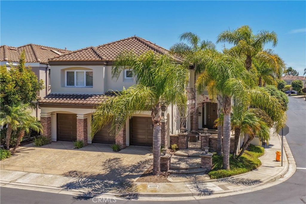 19076 Stonehurst, Huntington Beach, CA 92648
