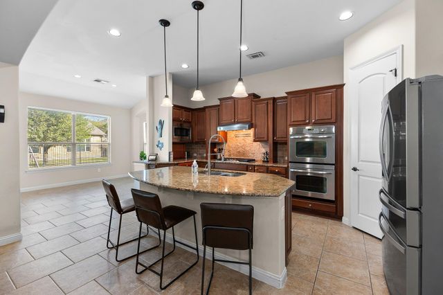 1737 Harvest Dance DR, Leander, TX 78641