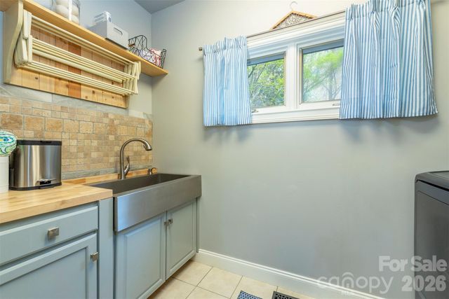 11 Hearthstone Drive, Asheville, NC 28803