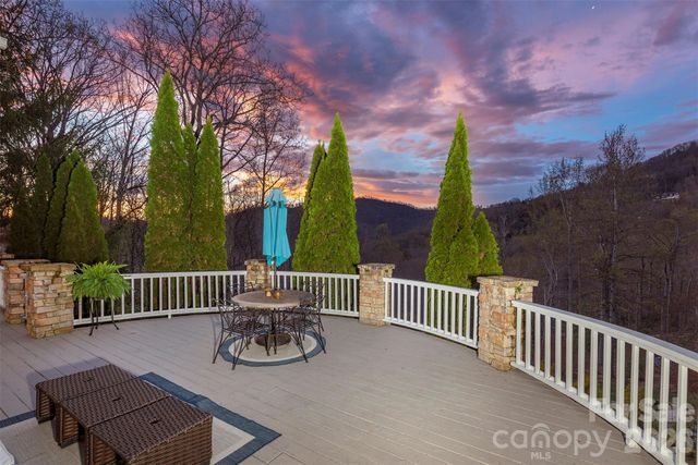 11 Hearthstone Drive, Asheville, NC 28803