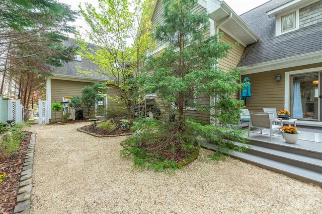 11 Hearthstone Drive, Asheville, NC 28803