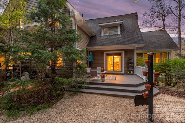 11 Hearthstone Drive, Asheville, NC 28803