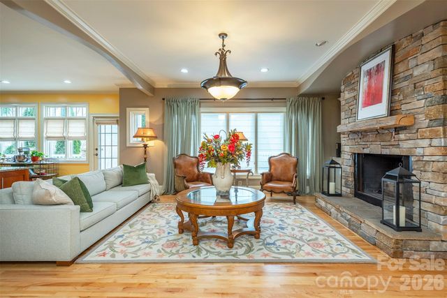 11 Hearthstone Drive, Asheville, NC 28803