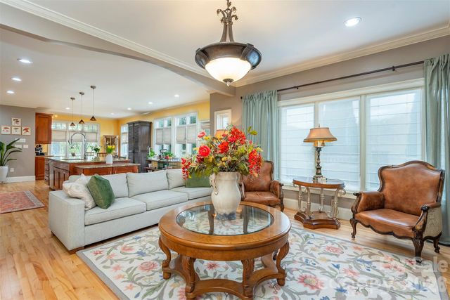11 Hearthstone Drive, Asheville, NC 28803
