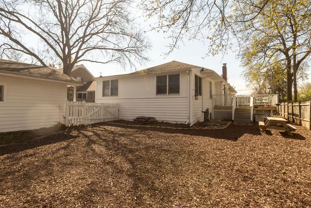 219 W Oak Avenue, Wheaton, IL 60187