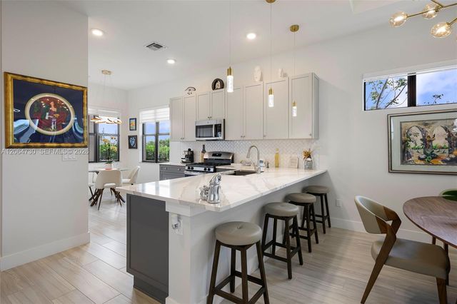 5337 Santa Rosa Ln, Westlake, FL 33470