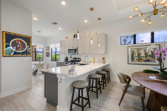 5337 Santa Rosa Ln, Westlake, FL 33470
