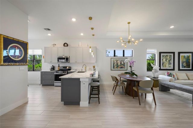 5337 Santa Rosa Ln, Westlake, FL 33470