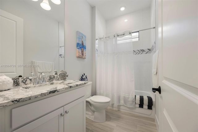 5337 Santa Rosa Ln, Westlake, FL 33470