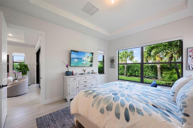 5337 Santa Rosa Ln, Westlake, FL 33470