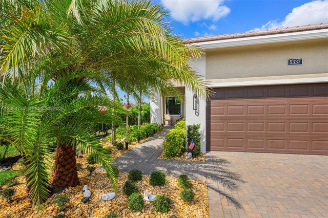 5337 Santa Rosa Ln, Westlake, FL 33470