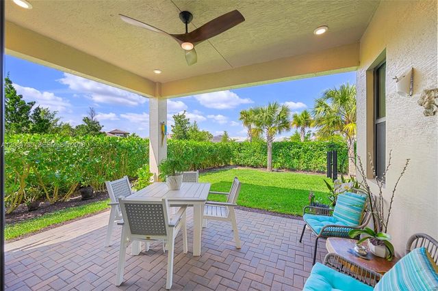 5337 Santa Rosa Ln, Westlake, FL 33470