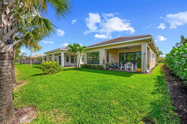 5337 Santa Rosa Ln, Westlake, FL 33470