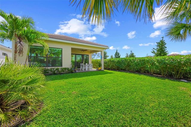 5337 Santa Rosa Ln, Westlake, FL 33470