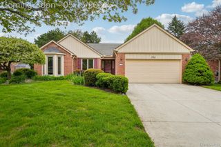 390 Buttercup Drive, Rochester Hills, MI 48307