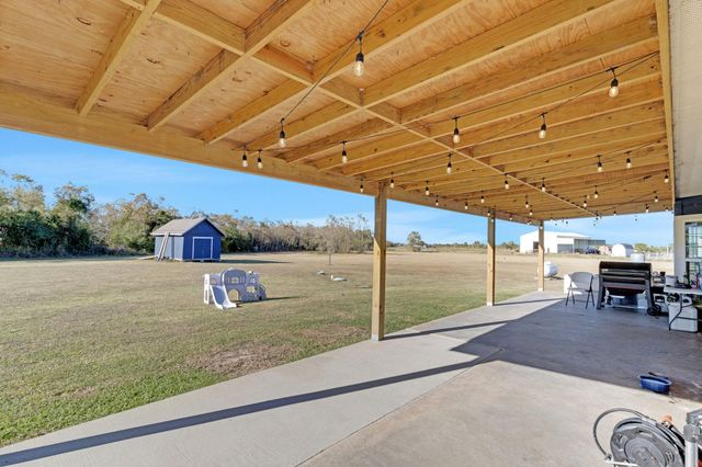 5850 Sh 61, Devers, TX 77538