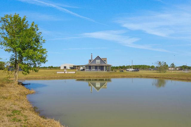 5850 Sh 61, Devers, TX 77538