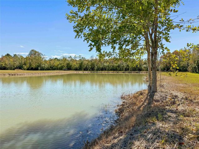 5850 Sh 61, Devers, TX 77538