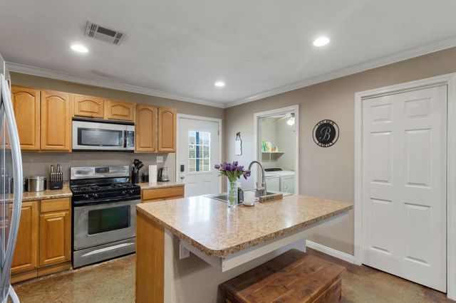 5850 Sh 61, Devers, TX 77538