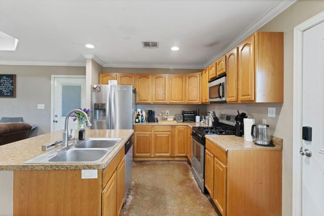 5850 Sh 61, Devers, TX 77538