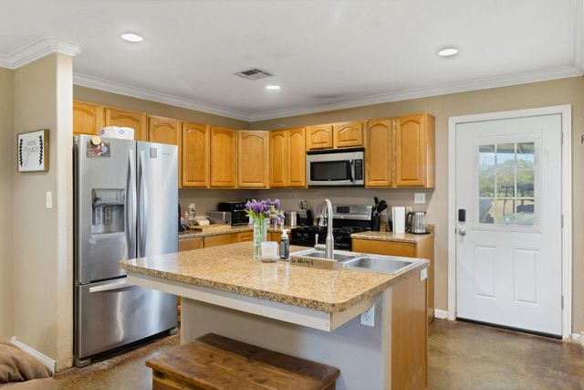 5850 Sh 61, Devers, TX 77538
