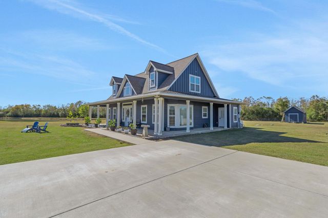 5850 Sh 61, Devers, TX 77538