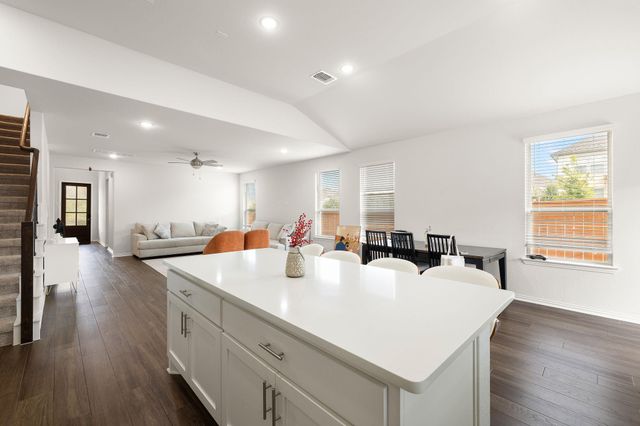 2332 Lost Woods BND, Leander, TX 78641
