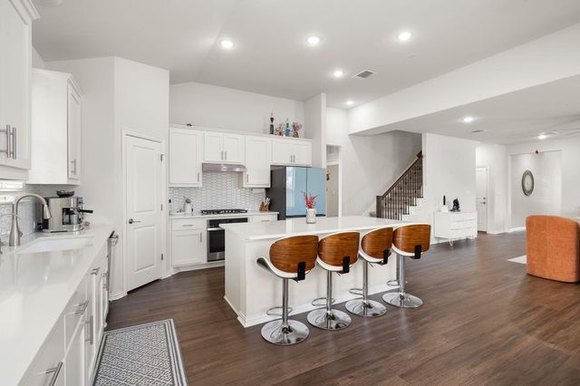 2332 Lost Woods BND, Leander, TX 78641