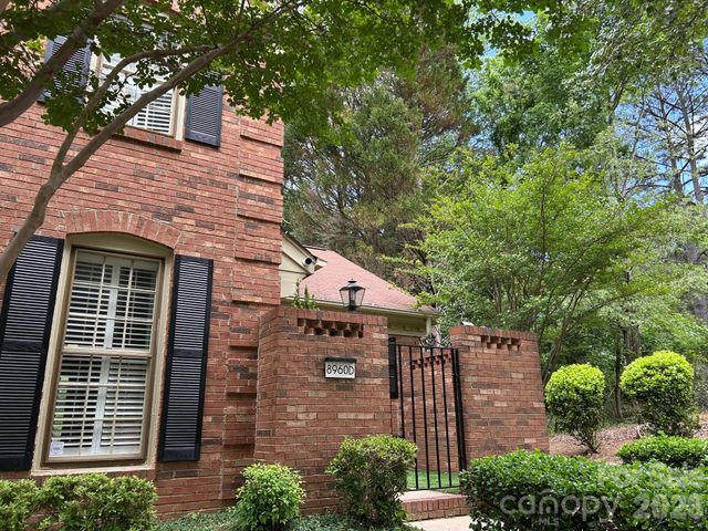 8960 Providence Colony Drive D, Charlotte, NC 28277