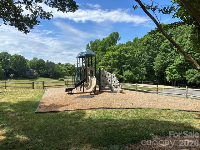 8960 Providence Colony Drive D, Charlotte, NC 28277