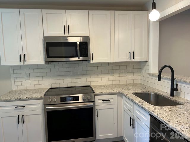 8960 Providence Colony Drive D, Charlotte, NC 28277