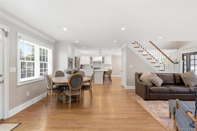 48 Iroquois Street E, Massapequa, NY 11758