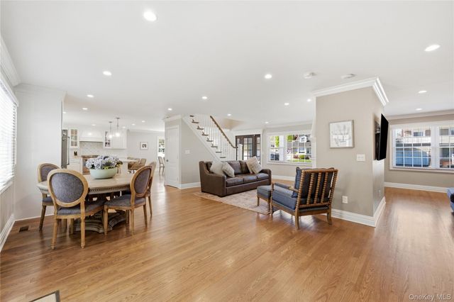 48 Iroquois Street E, Massapequa, NY 11758