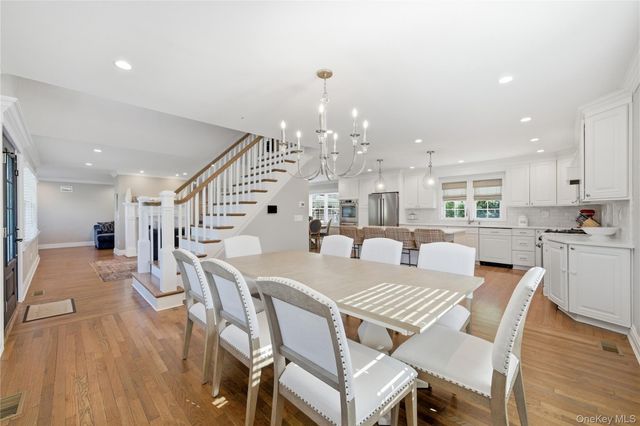 48 Iroquois Street E, Massapequa, NY 11758