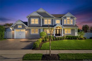 48 Iroquois Street E, Massapequa, NY 11758
