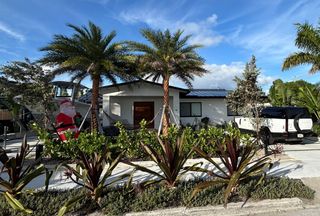 807 Hollywood Place, West Palm Beach, FL 33405