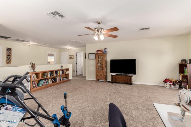 10564 S Sunshower Way, Vail, AZ 85641