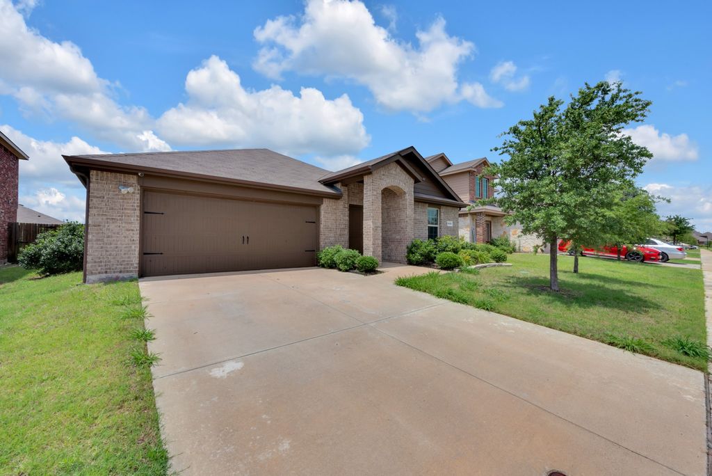 2415 Anton Drive, Forney, TX 75126