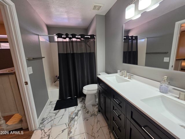 3000 E TULSA Street, Gilbert, AZ 85295