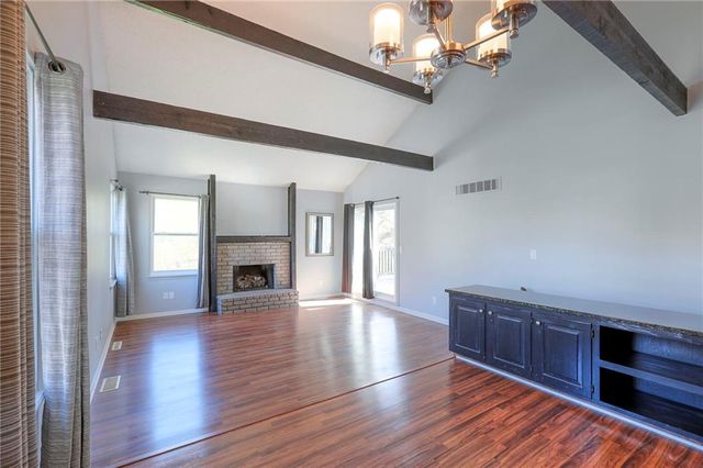 270 NE Bayview Drive, Lee's Summit, MO 64064